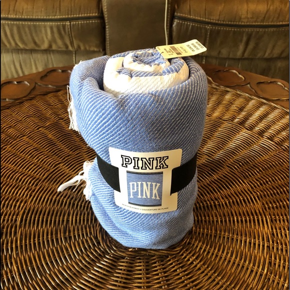 Fringe Blanket - Picture 2 of 5